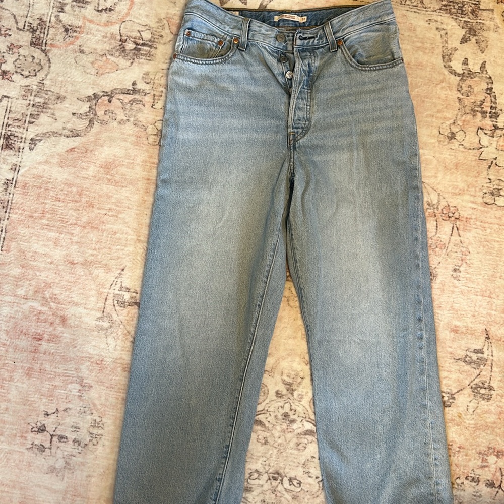 Levi’s RibCage Straight - size 31*27   Light wash